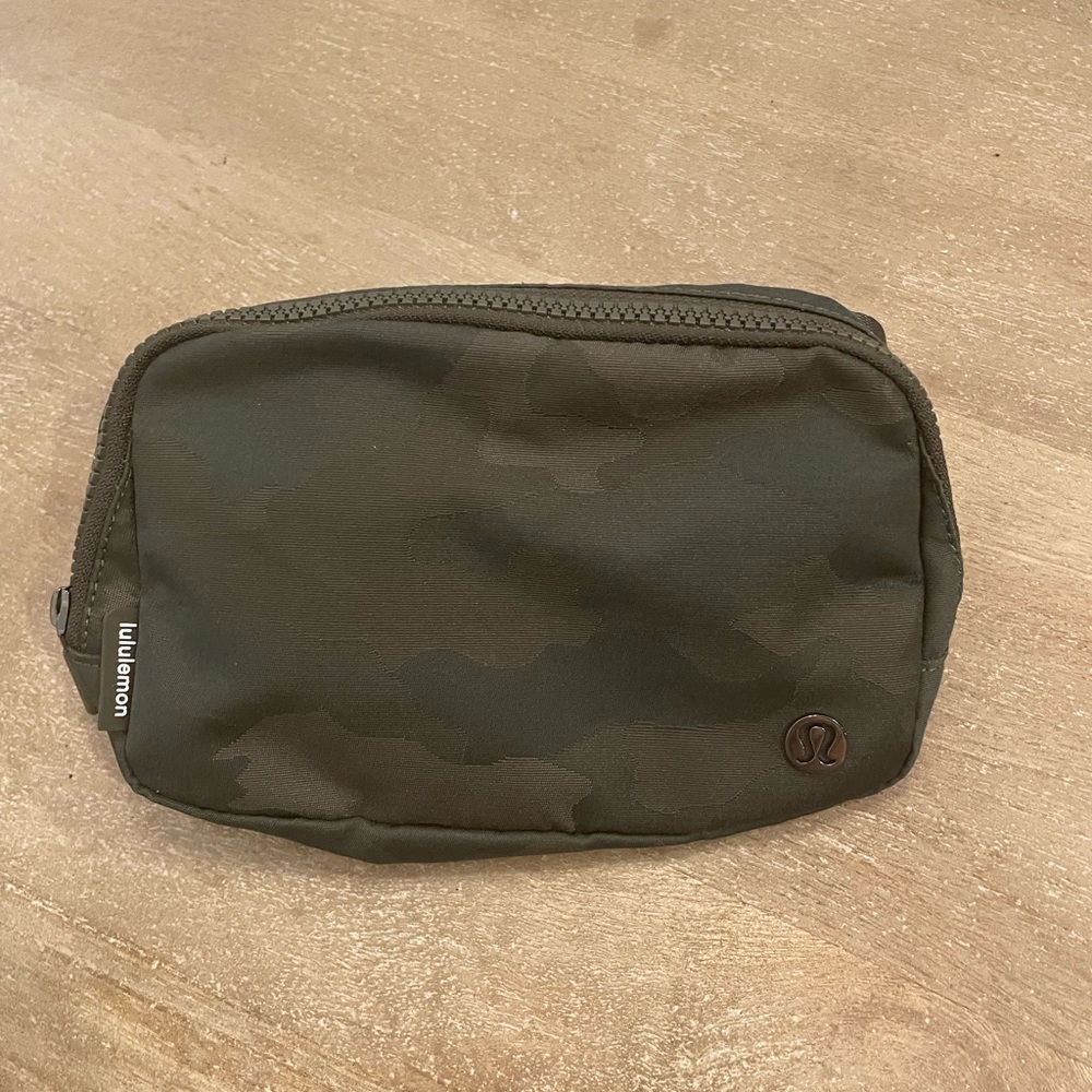 NWT Lululemon everywhere belt bag!